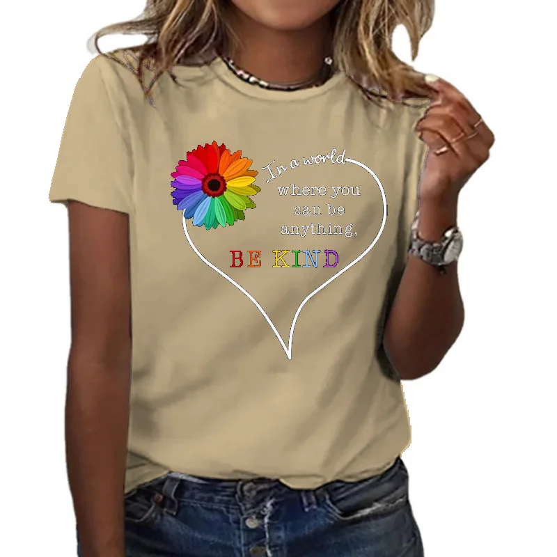 2023 Нова женска тениска с цветни принтом Любовта, пролетта и лятото удобен женски пуловер за почивка с къс ръкав